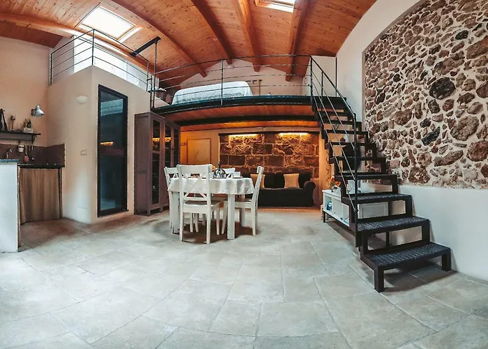 Hillary\'S Loft