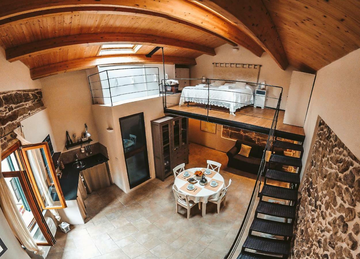 Hillary's Loft Apartment