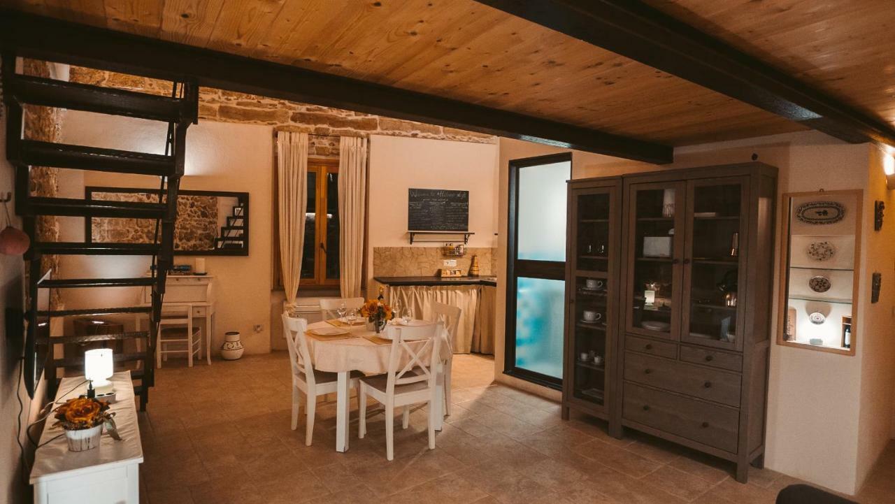 Hillary's Loft Apartment